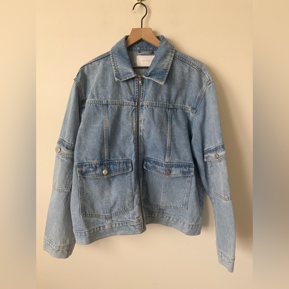 Meshki Oversized Light Denim Jacket Pockets Casual Women’s Size 8 Blue - Picture 4 of 6